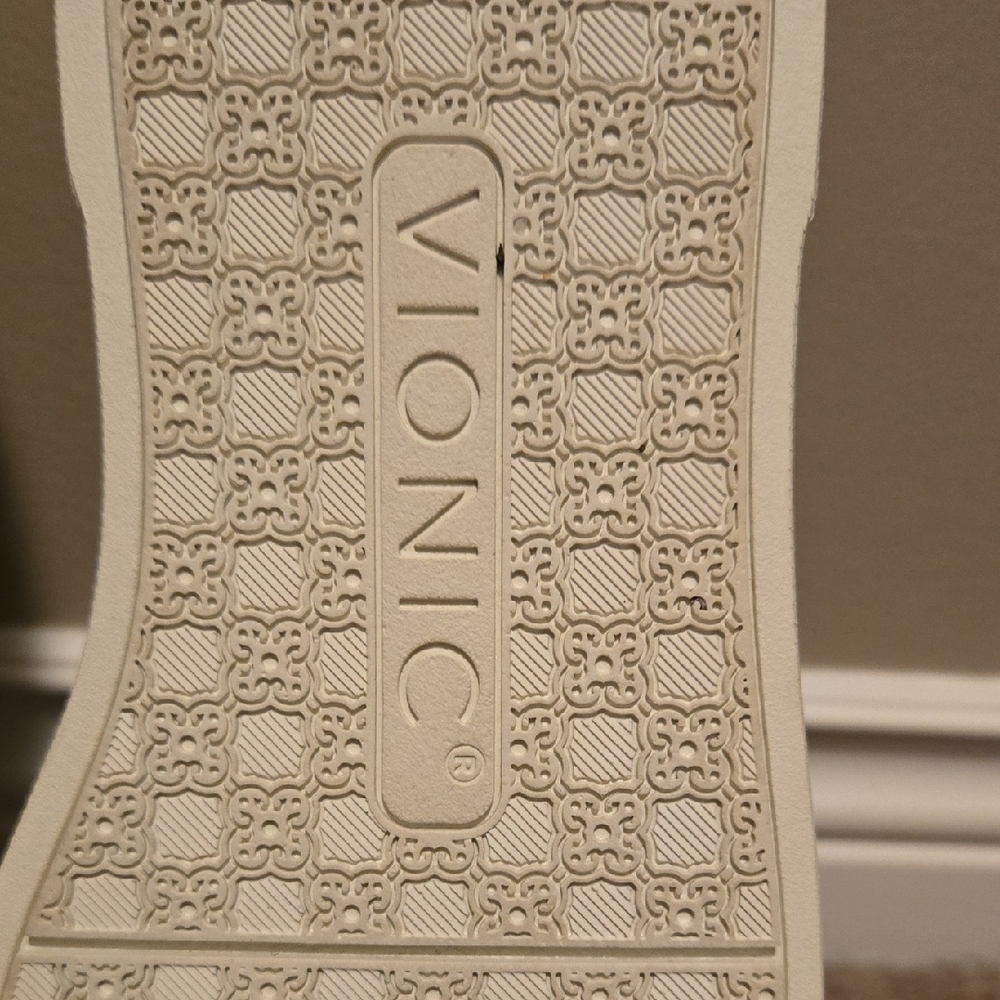 NWOT Vionic Kimmie Cream Rubber Sole Suede Casual Sneaker Size 8.5 - Picture 6 of 10